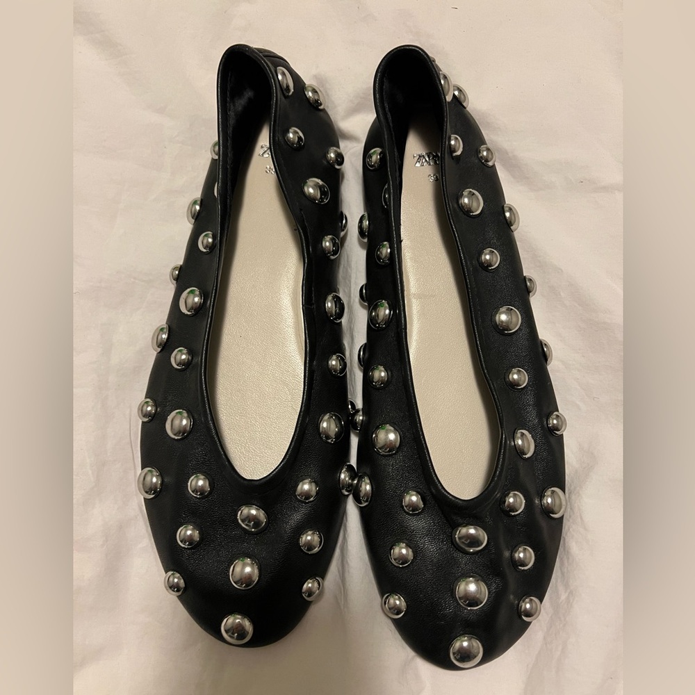 Zara Studded Leather Ballet Flats, Ref#: 154/410. Never worn, perfect condition